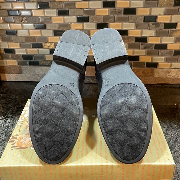 Wild Oak Boutique Blake Very G Booties - Picture 6 of 6